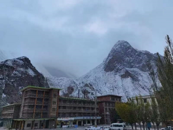 陜煤建設機電安裝公司深入鏡鐵山項目檢查安全生產工作