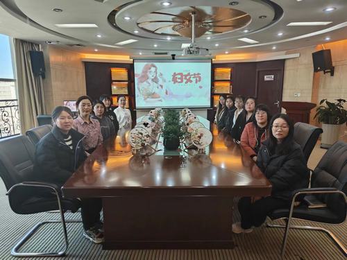 陜煤建設(shè)內(nèi)蒙古分公司:開展“逐夢新時代 巾幗綻芳華”慶三八主題活動