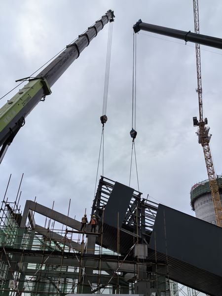 陜煤建設天工公司“雙機抬吊”貫通點火“主動脈”