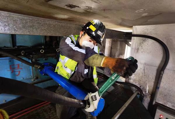 陜煤建設洗選煤運營公司檸條塔運營項目部：爭分奪秒護設備，齊心協力保生產