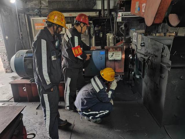 陜煤建設洗選煤運營公司澄合山陽運營項目部：“五一”假期“不打烊”，致敬一線“孤勇者”