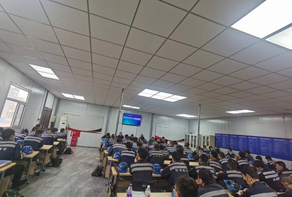 陜煤建設(shè)洗選煤運(yùn)營公司紅柳林洗煤廠項目部： 環(huán)環(huán)相扣  弘美德  揚(yáng)風(fēng)尚  守錢袋