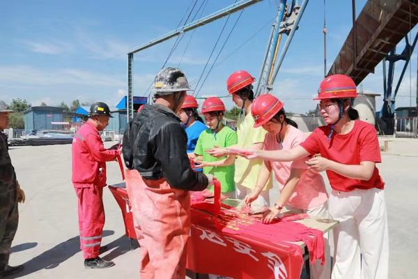 陜煤建設礦建二公司：工會服務無大小，一舉一動暖人心