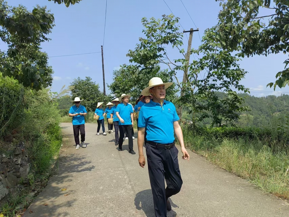 司正林帶隊開展助力鄉村振興農旅體驗和“金秋助學”活動