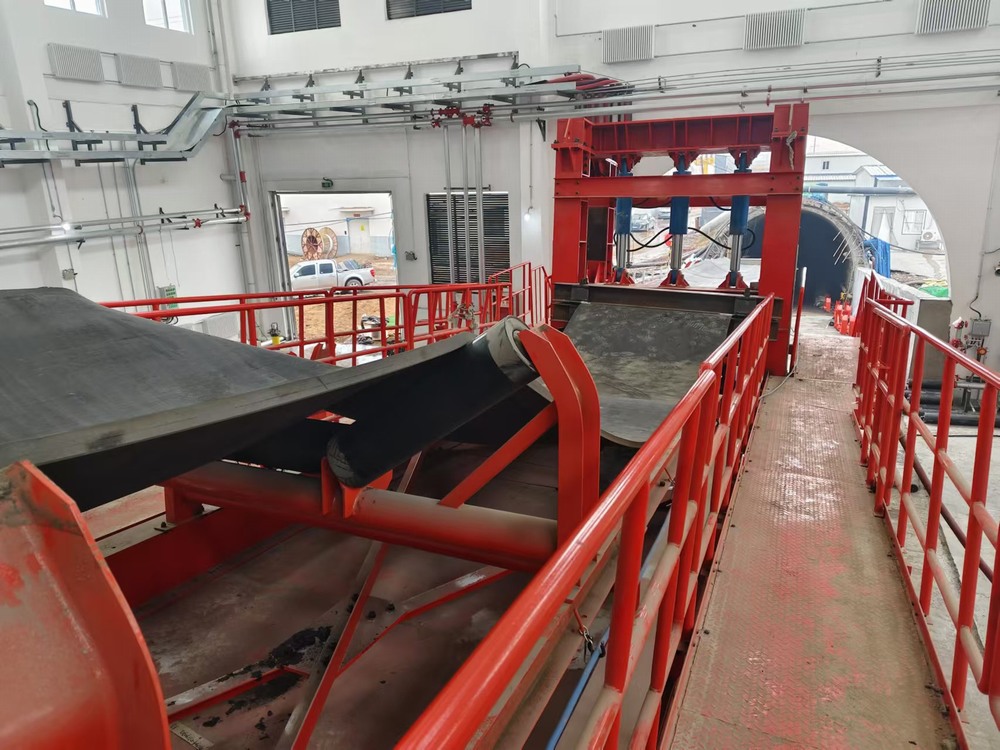 拼搏實干，共赴秋實