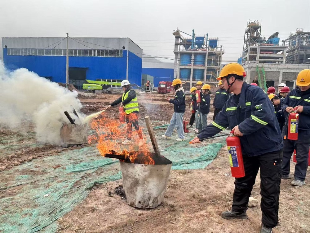 陜煤建設(shè)天工公司土建第二十六項(xiàng)目部：月末消防“不打烊”