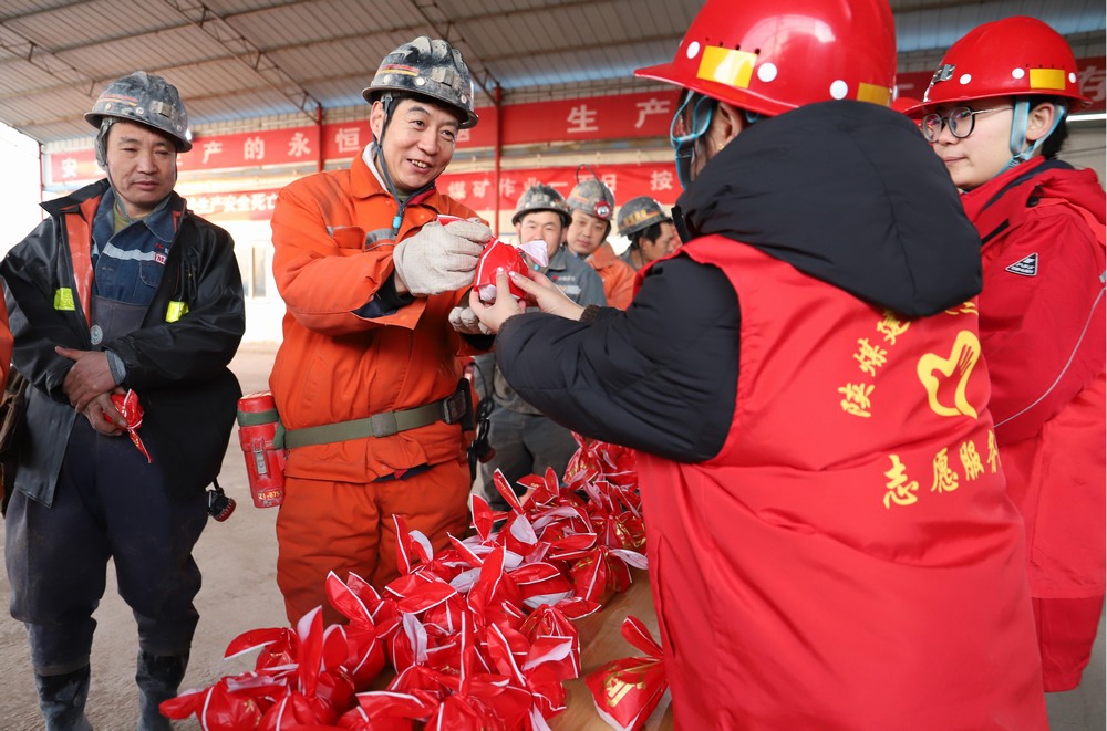 匯聚愛(ài)心，點(diǎn)亮希望：陜煤建設(shè)礦建二公司志愿服務(wù)活動(dòng)全記錄