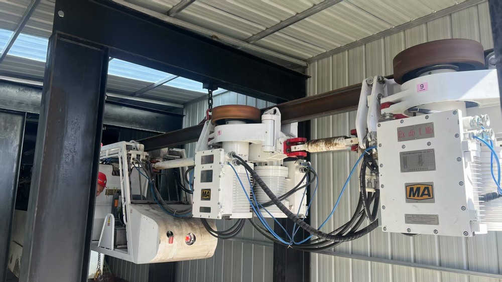 綠色動力賦能礦山運輸：陜煤建設礦建二公司首套鋰電單軌吊運輸系統正式投運