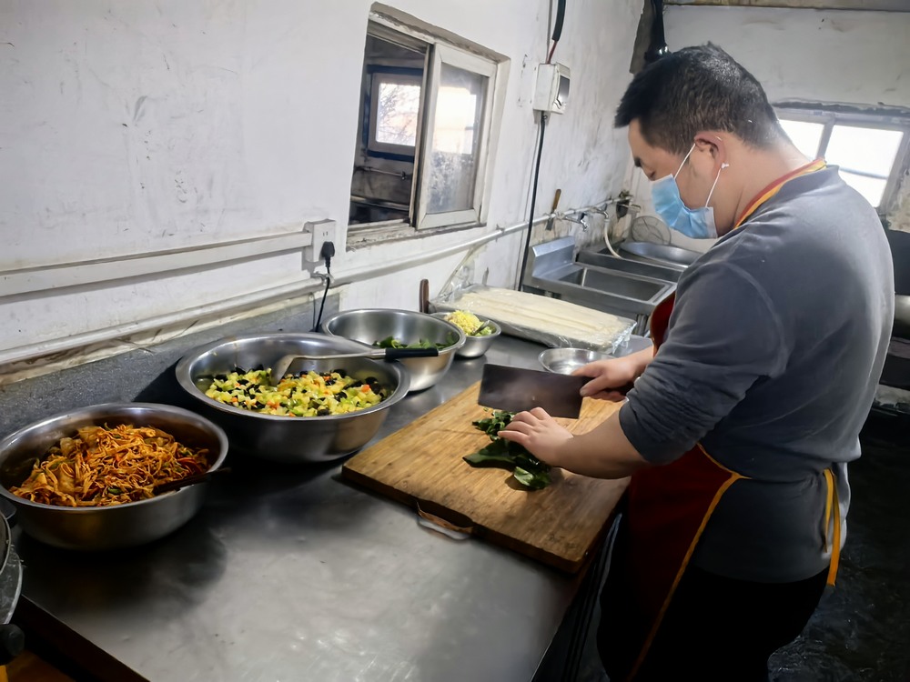 陜煤建設洗選煤運營公司第二項目部：“食、浴、居”三管齊下  提升員工幸福感