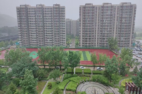 七月的雨腳 叩響兒時記憶