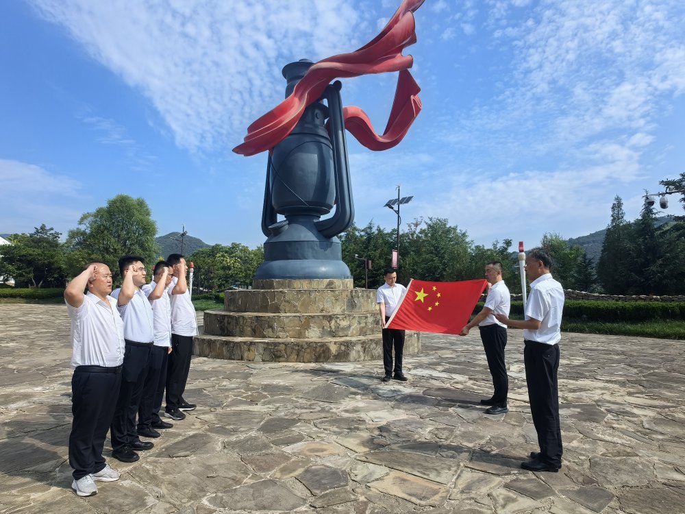 憶崢嶸軍旅歲月 踐初心砥礪前行