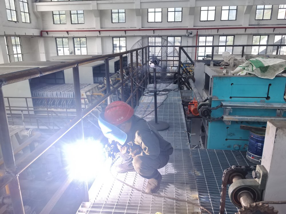 陜煤建設韓城分公司安裝六項目部：“清涼暴擊”已就位！硬核守護工地“抗暑特種兵”