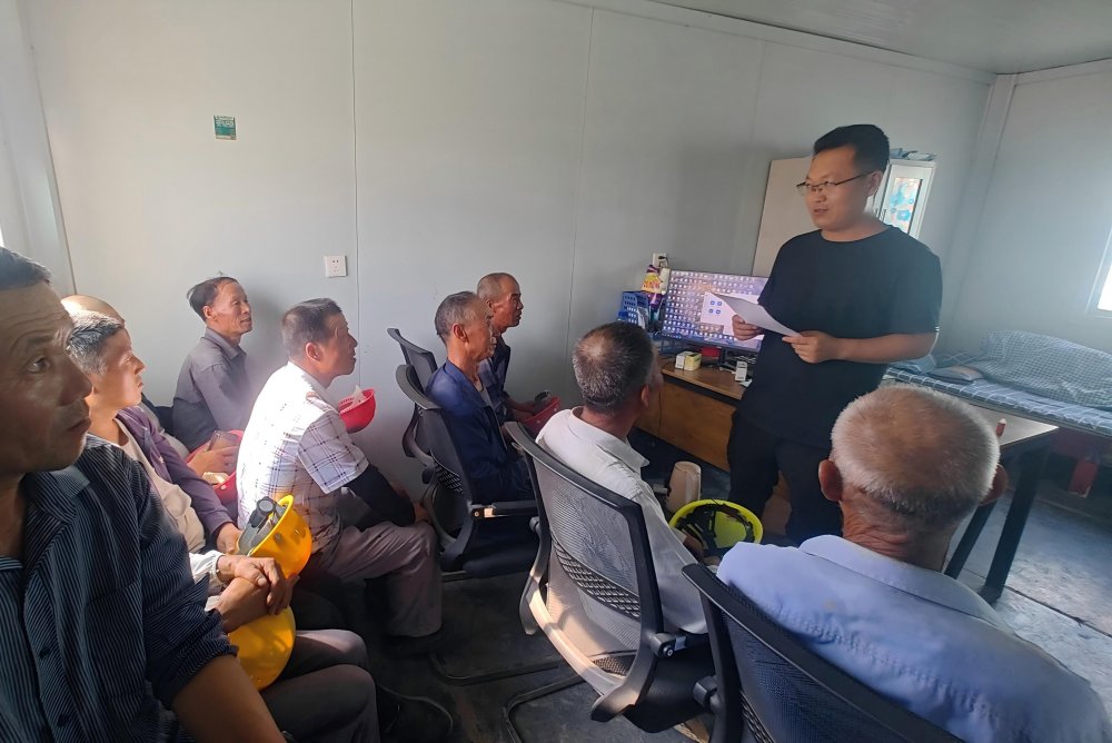 “薪”事落地！陜煤建設路橋分公司專項監督讓農民工子女安心上學