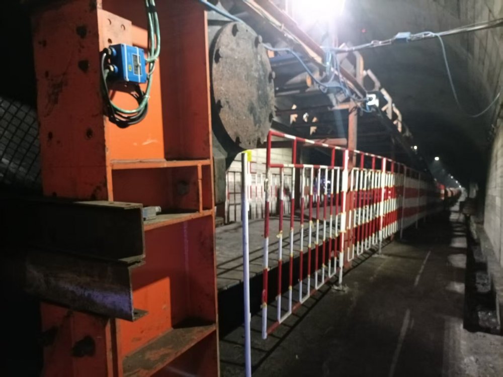 秋實映礦建！陜煤建設韓城分公司安裝第四項目部 施工的大佛寺礦4煤西部膠帶大巷二部帶式輸送機延伸設備安裝工程圓滿通過竣工預驗收