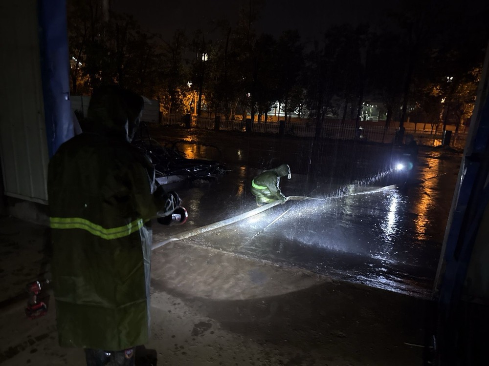 風(fēng)雨中的擔(dān)當(dāng)！陜煤建設(shè)銅煤公司基層項目部強(qiáng)降雨應(yīng)對紀(jì)實