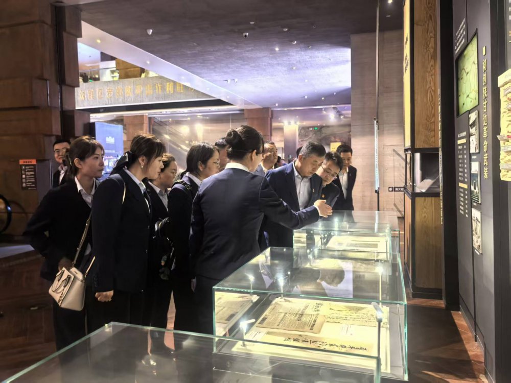 陜煤建設物資設備管理黨支部開展“緬懷革命英烈，傳承紅色基因”主題黨日活動